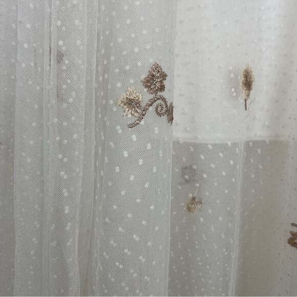 Interdee Paris Fashion Embroidered Floral Netting Skirt Size Small - Picture 7 of 14